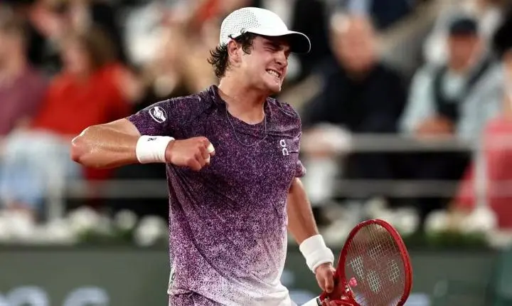 Histórico: João Fonseca bate Casper Ruud e vai às quartas de Roland Garros sob o olhar de Guga