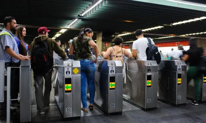 Metrô amplia pagamento por aproximação para todas as catracas das linhas 1-Azul, 2-Verde, 3-Vermelha e 15-Prata