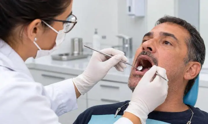 Novembro Vermelho alerta para tratamento preventivo contra o câncer de boca em São Vicente