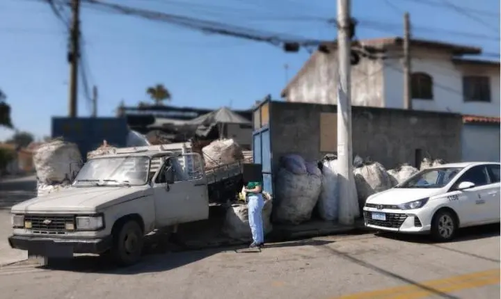 Operação Ferro-Velho autua três estabelecimentos irregulares nesta quarta-feira (19)