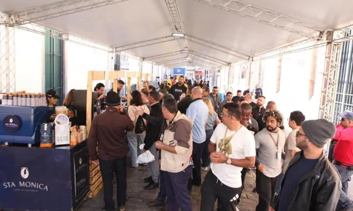 Público lota atrações no primeiro dia do Festival Santos Café