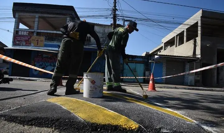 Setran revitaliza e implanta lombadas em principais avenidas de Praia Grande