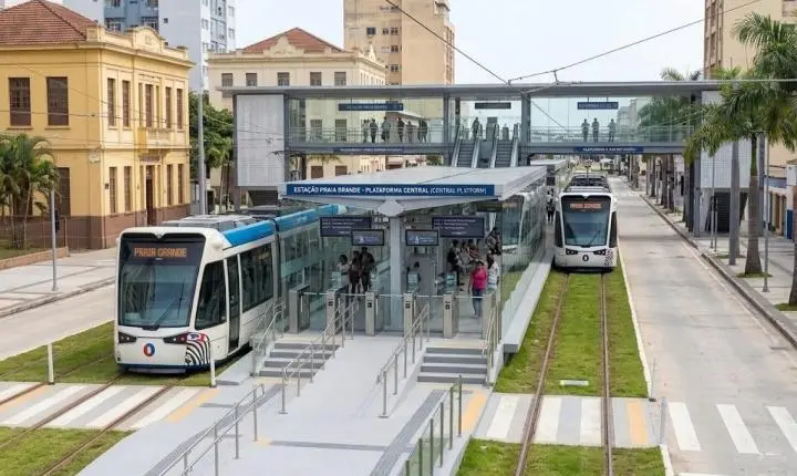Tarcísio anuncia estudos para levar o VLT até Praia Grande